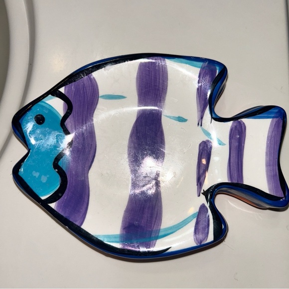 Colorful Fish-Shaped Ceramic Soap Plate - Picture 1 of 4
